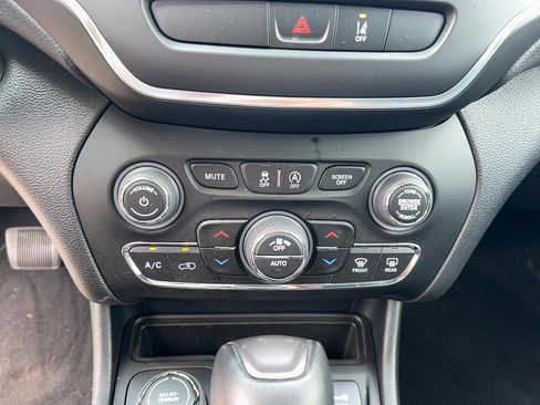 Used 2022 Jeep Cherokee Latitude Lux AWD/4WD image 18