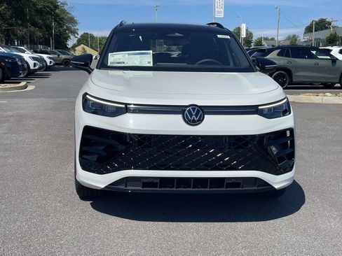 New 2026 Volkswagen Tiguan SE R-Line FWD image 2