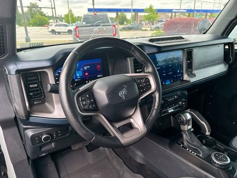 Used 2021 Ford Bronco First Edition AWD/4WD image 9