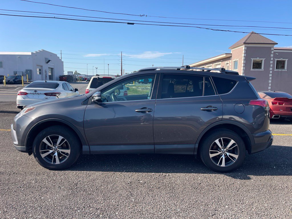 Used 2018 Toyota RAV4 XLE w/ Plus Extra Value Package AWD/4WD image 2
