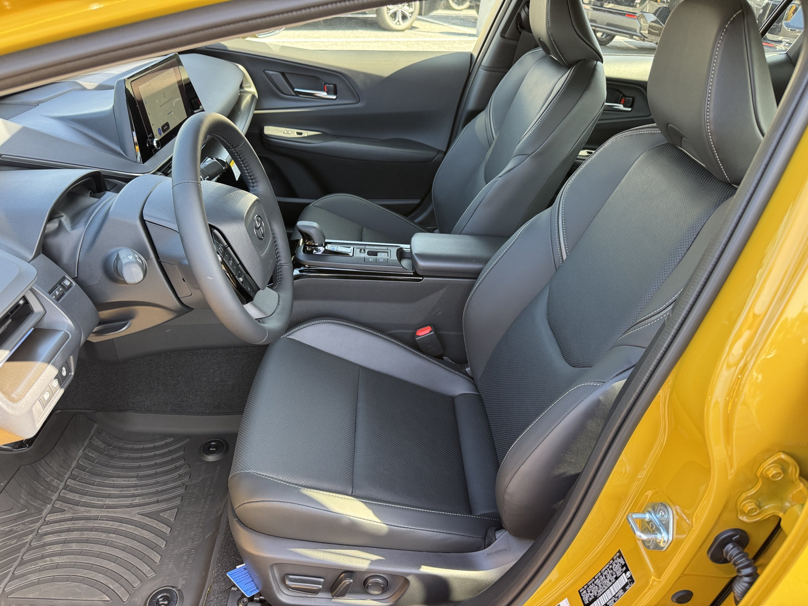 New 2027 Toyota Prius FWD image 2