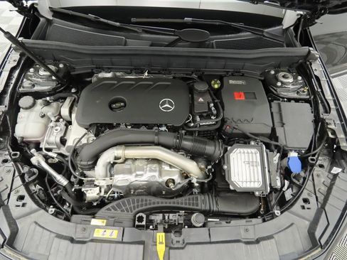 Certified 2025 Mercedes-Benz GLB 250 image 29