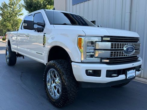 Used 2019 Ford F350 Platinum w/ Platinum Ultimate Package AWD/4WD image 3