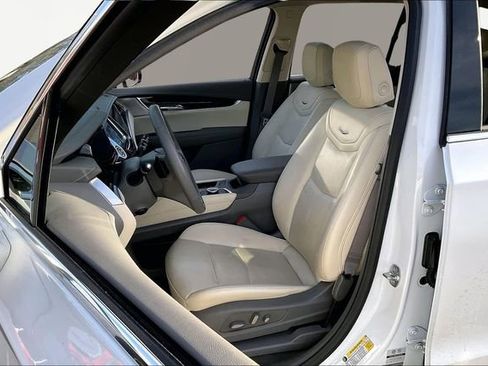 Certified 2024 Cadillac XT6 Premium Luxury w/ LPO, Floor Liner Package image 15