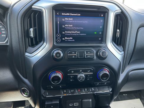 Used 2021 Chevrolet Silverado 1500 LT Trail Boss w/ Bed Protection Package AWD/4WD image 17