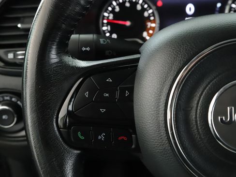 Used 2017 Jeep Renegade Altitude image 10