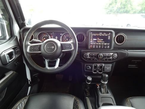 Used 2023 Jeep Gladiator Overland AWD/4WD image 18