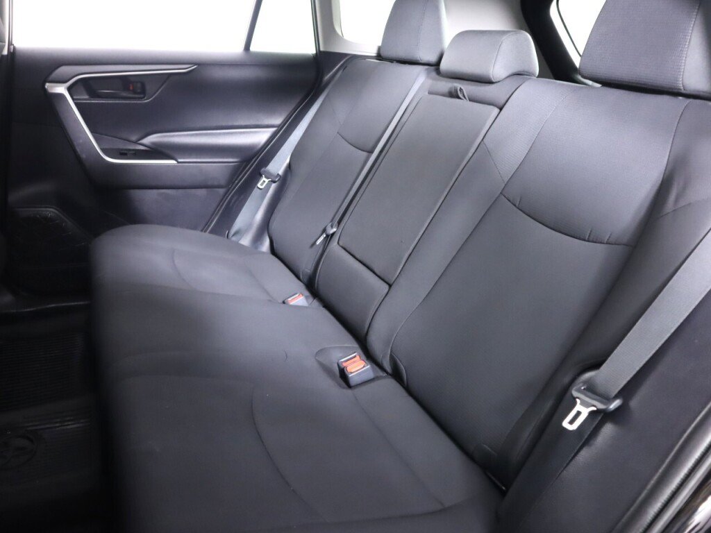 Used 2021 Toyota RAV4 LE FWD image 33