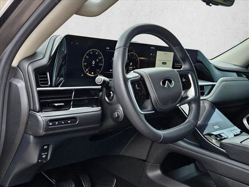 Used 2025 INFINITI QX80 Sensory AWD/4WD image 10