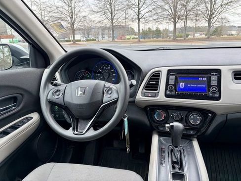 Used 2022 Honda HR-V LX image 19