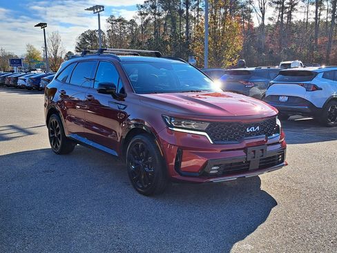 Used 2022 Kia Sorento SX image 4