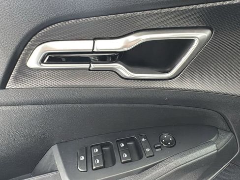Used 2024 Kia Sportage LX image 19
