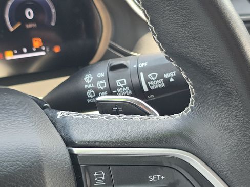 Used 2022 Jeep Grand Cherokee L Limited AWD/4WD image 33
