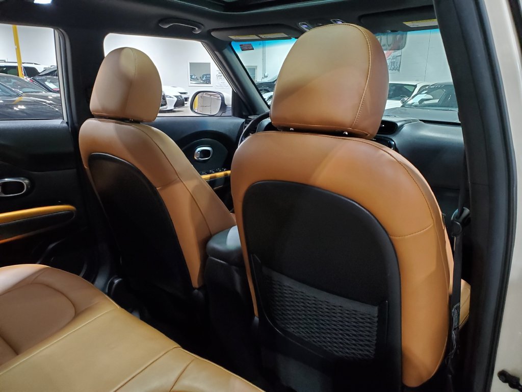 Used 2015 Kia Soul ! w/ Sun & Sound Package FWD image 20