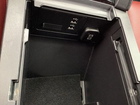 Used 2023 MAZDA MAZDA3 s image 27