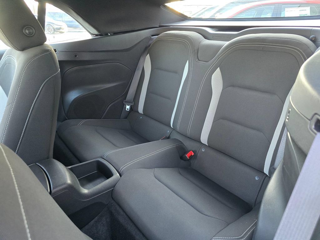 Used 2020 Chevrolet Camaro LT RWD image 10