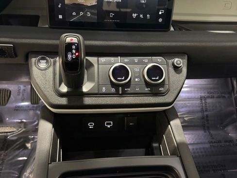 Used 2023 Land Rover Defender 90 X-Dynamic SE AWD/4WD image 15