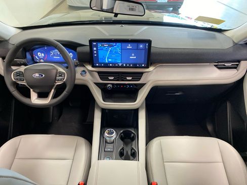New 2026 Ford Explorer Active w/ Active Comfort Package AWD/4WD image 12