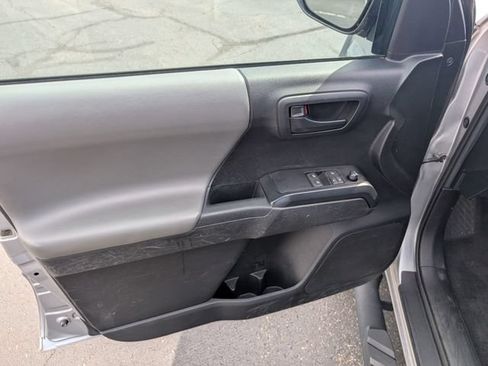 Used 2021 Toyota Tacoma SR AWD/4WD image 14