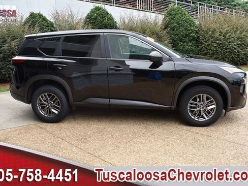 Used 2024 Nissan Rogue S AWD/4WD image 11