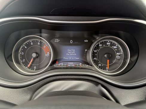 Used 2019 Jeep Cherokee Trailhawk w/ Cold Weather Group AWD/4WD image 34