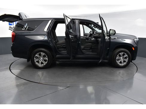 Used 2023 GMC Yukon SLE w/ Gmc Pro Safety Plus Package image 38