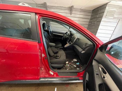 Used 2009 Pontiac Vibe w/ Preferred Package image 29