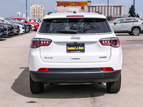Used 2024 Jeep Compass Latitude AWD/4WD image 5