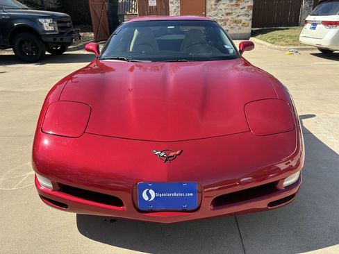 Used 2004 Chevrolet Corvette Coupe w/ Roof Package image 9