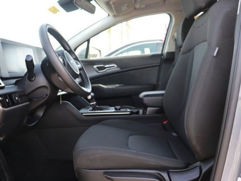 Used 2025 Kia Sportage LX image 10