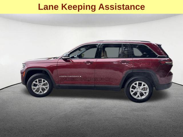 Used 2023 Jeep Grand Cherokee Limited AWD/4WD image 6