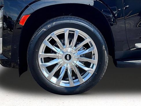 Used 2023 Cadillac Escalade ESV Premium Luxury AWD/4WD image 34