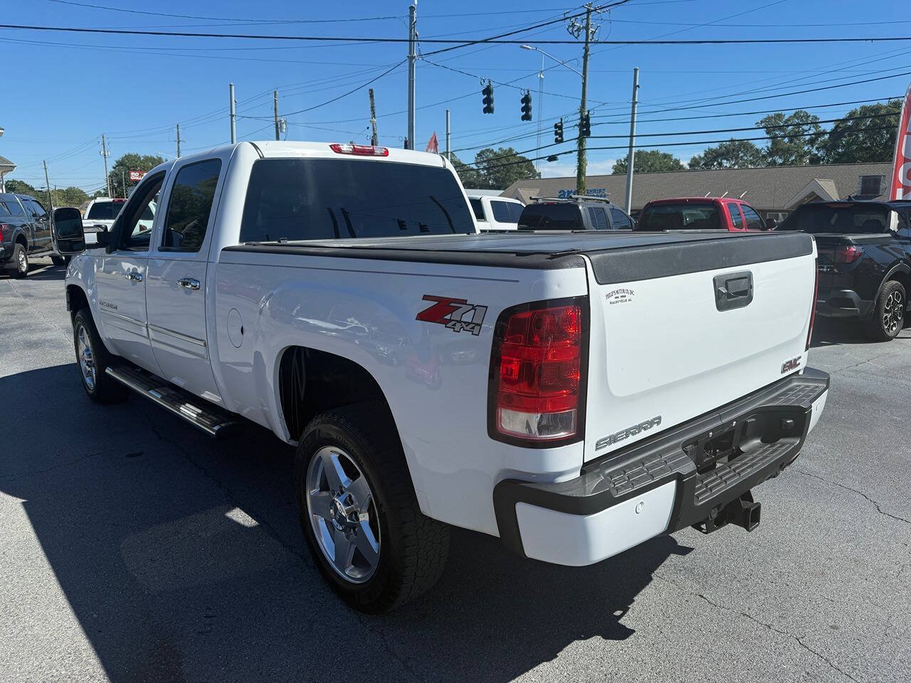 Used 2012 GMC Sierra 2500 Denali w/ Suspension Package, Off-Road AWD/4WD image 5
