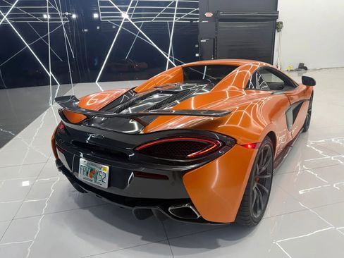 Used 2019 McLaren 570S Spider RWD image 16