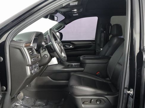 Used 2023 Chevrolet Suburban LT w/ LT Signature Package RWD image 9