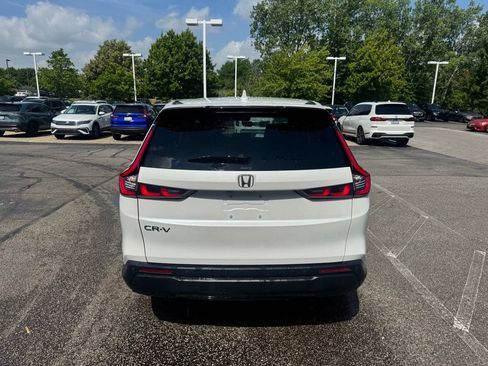 Used 2024 Honda CR-V EX-L image 4
