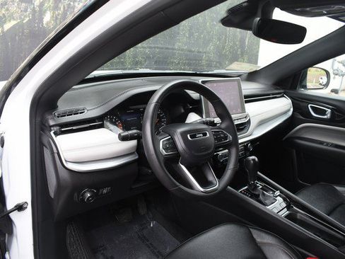 Used 2024 Jeep Compass Limited AWD/4WD image 14
