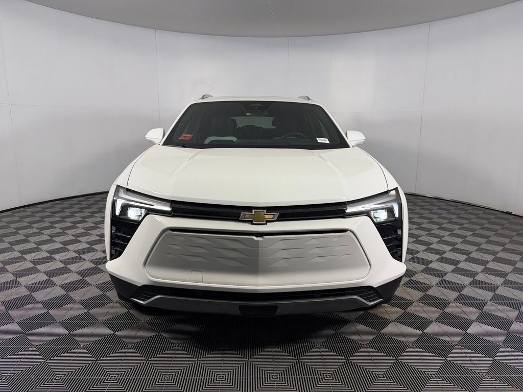Used 2024 Chevrolet Blazer EV LT AWD/4WD image 3