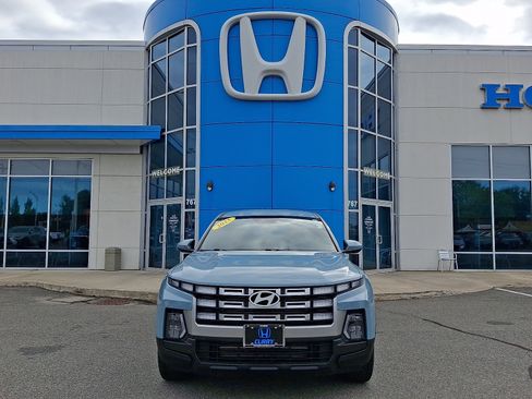 Used 2025 Hyundai Santa Cruz SE AWD/4WD image 2