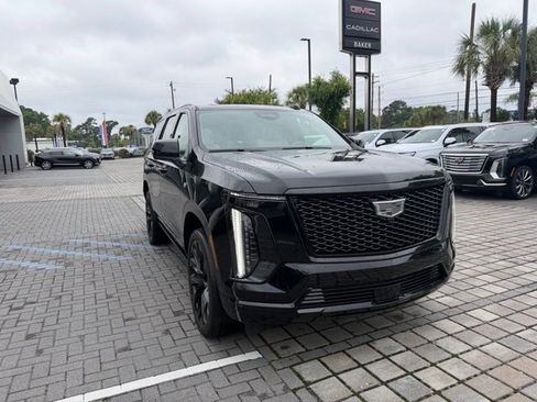 Certified 2025 Cadillac Escalade Sport Platinum w/ LPO, ONYX Package AWD/4WD image 11