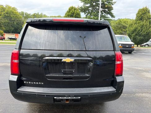 Used 2017 Chevrolet Suburban LT AWD/4WD image 4