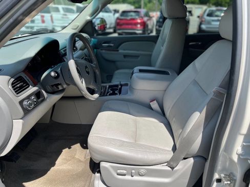Used 2014 Chevrolet Tahoe LTZ RWD image 8