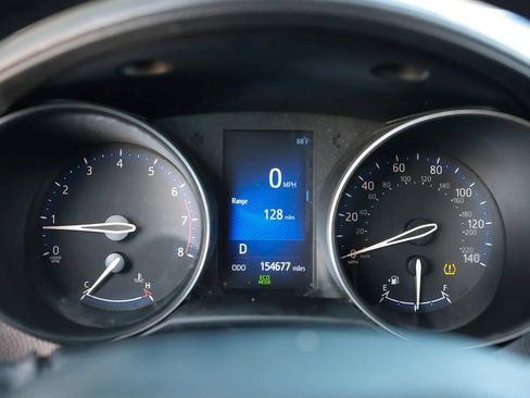 Used 2018 Toyota C-HR XLE FWD image 29