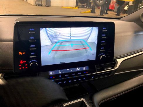 Used 2023 Toyota Sienna XLE Woodland Edition image 28