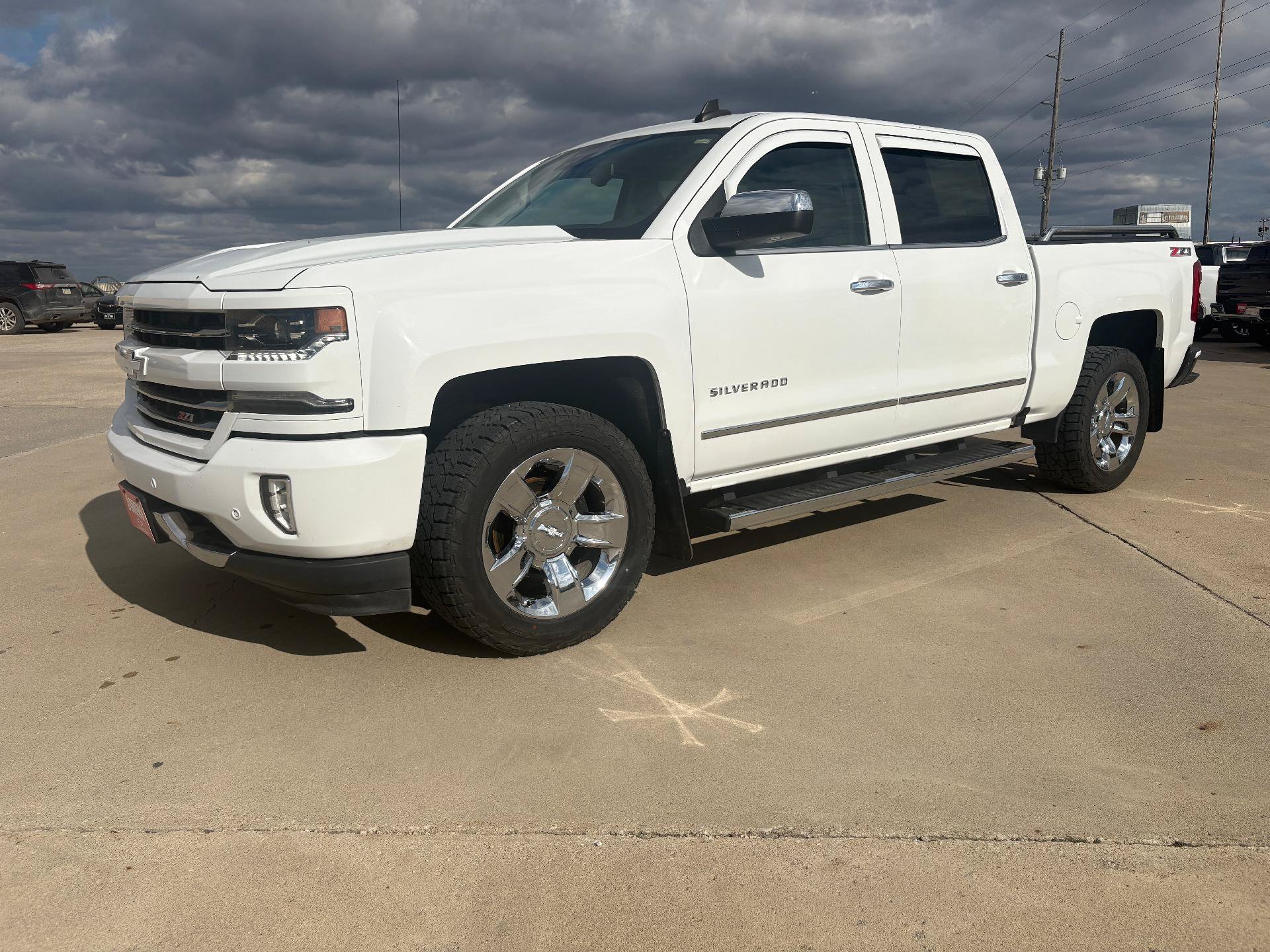 Used 2017 Chevrolet Silverado 1500 LTZ Z71 w/ LTZ Plus Package AWD/4WD image 2