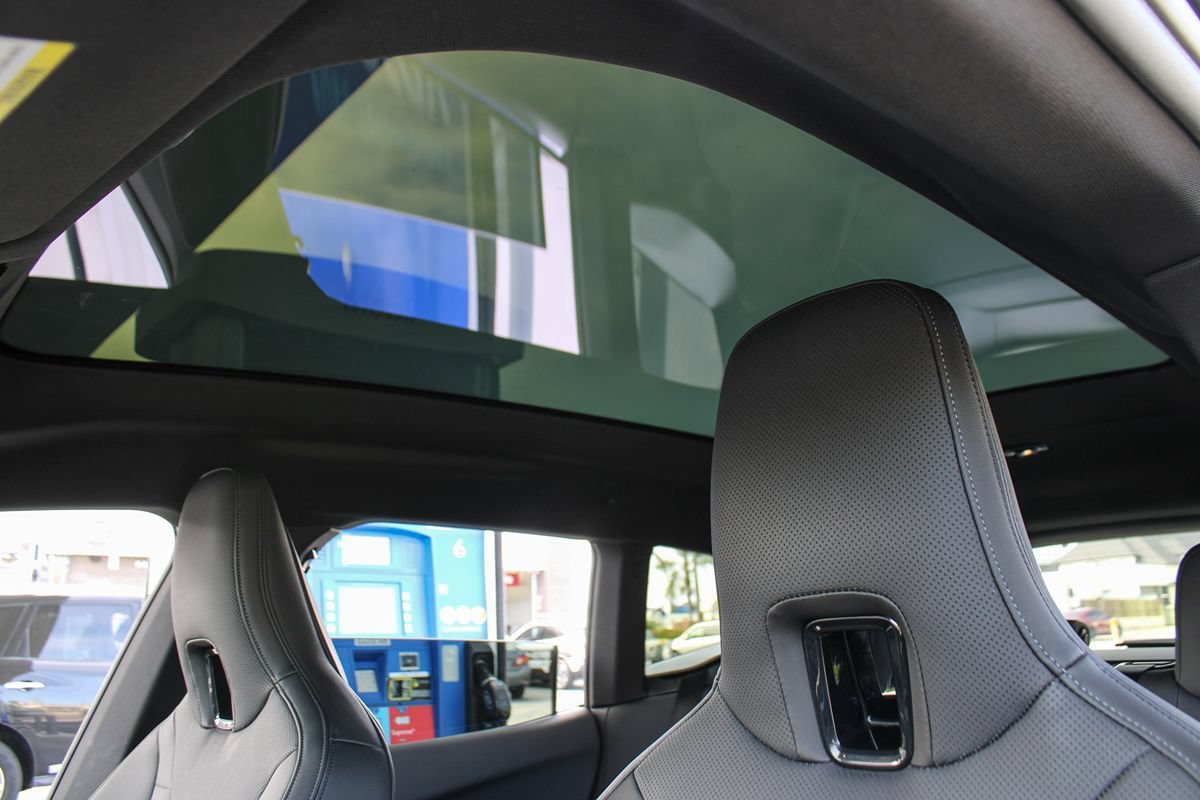 Used 2024 BMW iX xDrive50 w/ Sport Package AWD/4WD image 27