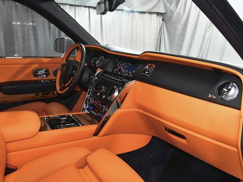 Used 2024 Rolls-Royce Cullinan image 79