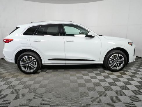 New 2026 Audi Q5 Premium AWD/4WD image 2