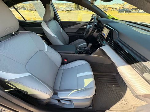 Used 2025 Toyota Camry SE w/ Convenience Package image 33