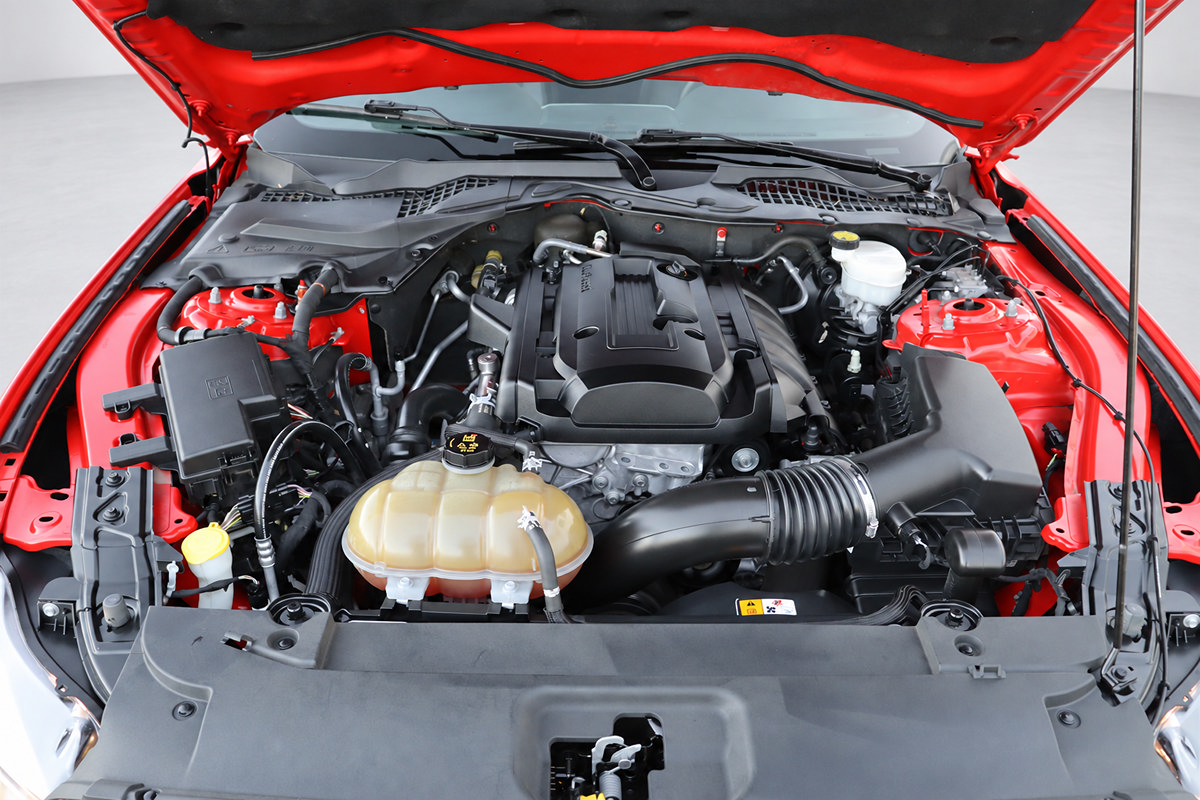 Used 2015 Ford Mustang Premium RWD image 36